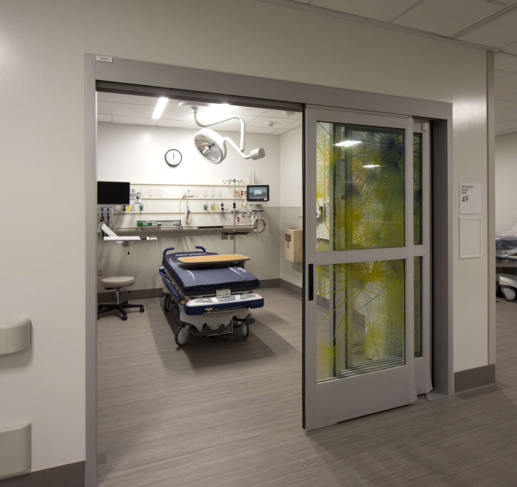 Hospital room with bed at the Kaiser Permanente Emergency Department Expansion at the Sacramento Medical Center